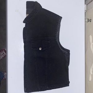 Youlim-black vest. #denim